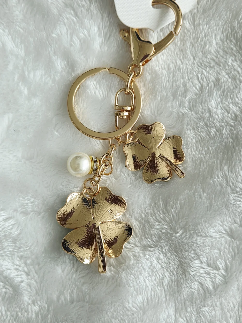 Gold-Tone Green Four-Leaf Clover Keychain with Pearl Charm Gorgeous Bag Vharm